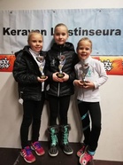 Tintit 2010 2. Aino Uosukainen (vas), Kia Hutri 1. ja Tintit 2011 sarjan voittaja Netta Halmisto.